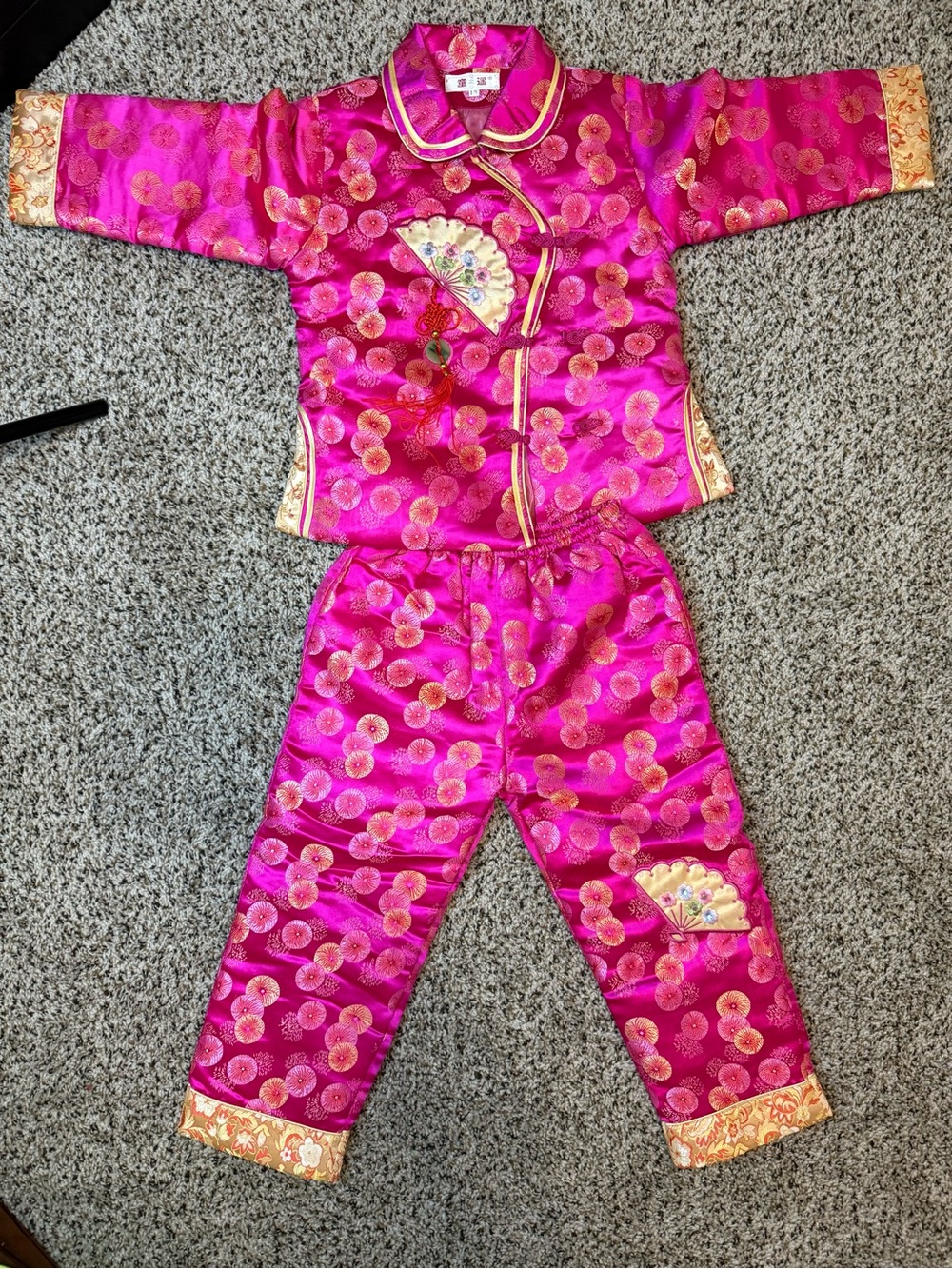 Girls Pink and gold Chinese traditional top and bottom set #chinese #traditional